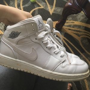 air jordan (idk what style it is)